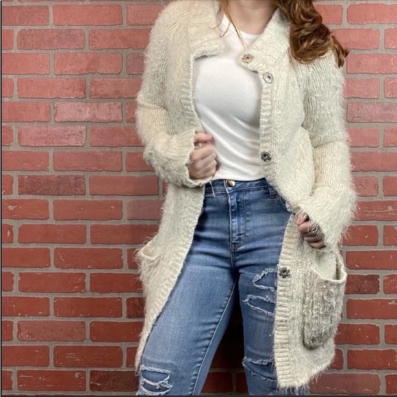 Free People Keep it Fuzzy cardigan NWOT Cream Eyelash sweater size XS - Picture 3 of 10